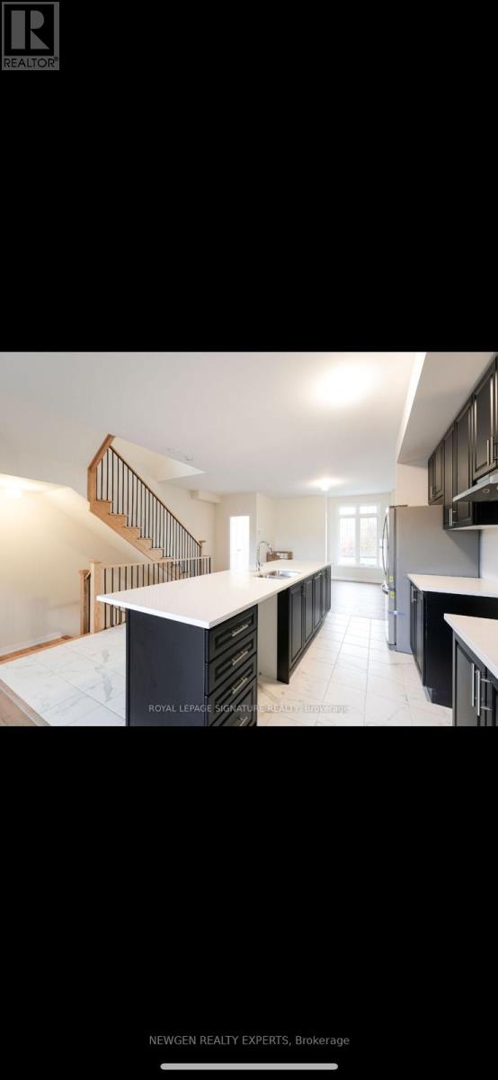 Photo 6 of 24 Coote Court E, Ajax ON