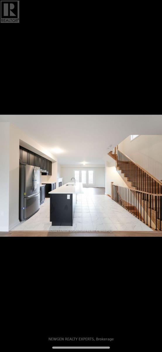 Photo 7 of 24 Coote Court E, Ajax ON