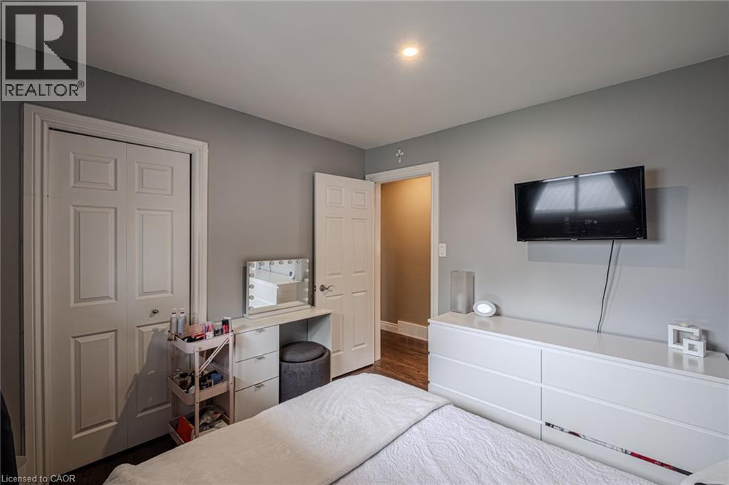 Photo 12 of 135 Dorset Road, Cambridge ON