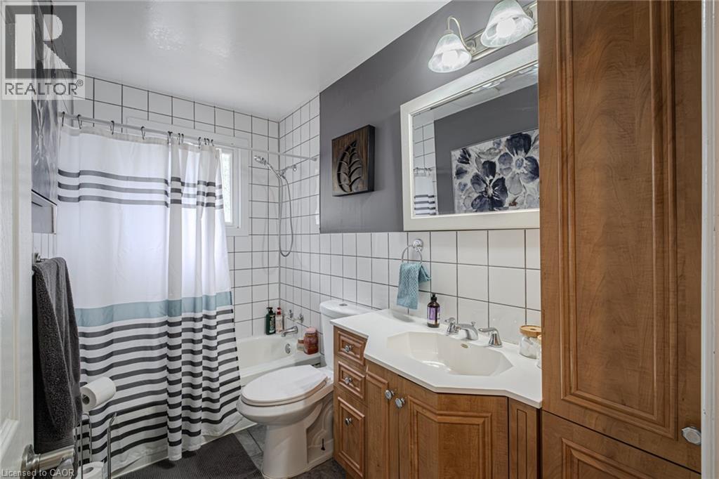 Photo 10 of 135 Dorset Road, Cambridge ON
