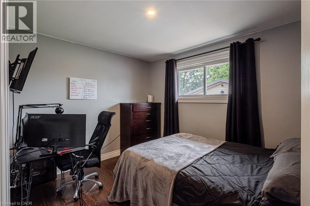 Photo 8 of 135 Dorset Road, Cambridge ON