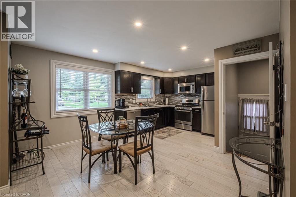 Photo 16 of 135 Dorset Road, Cambridge ON