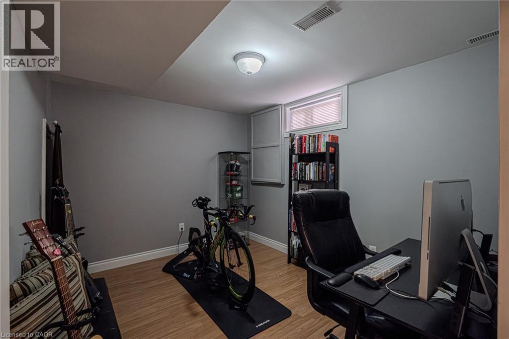 Photo 23 of 135 Dorset Road, Cambridge ON