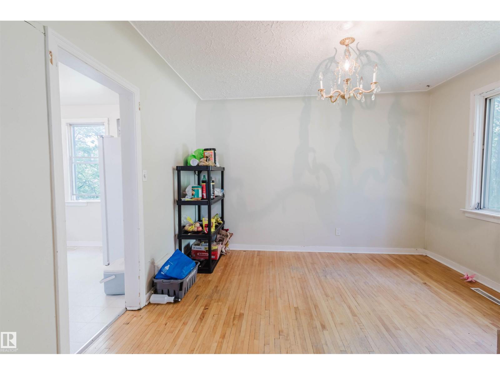 Photo 7 of 7230 112 St Nw, Edmonton AB