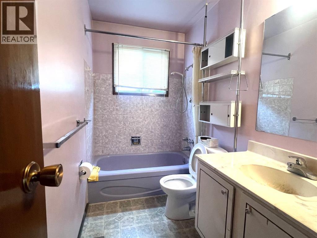 Single Family House Bungalow for Sale in  Huntchester Crescent NE Huntington Hills Calgary 