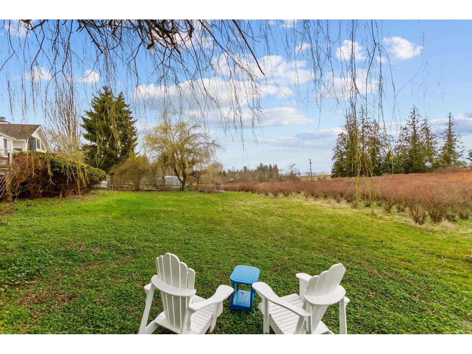 Photo 3 of 17325 31 Avenue, Surrey BC