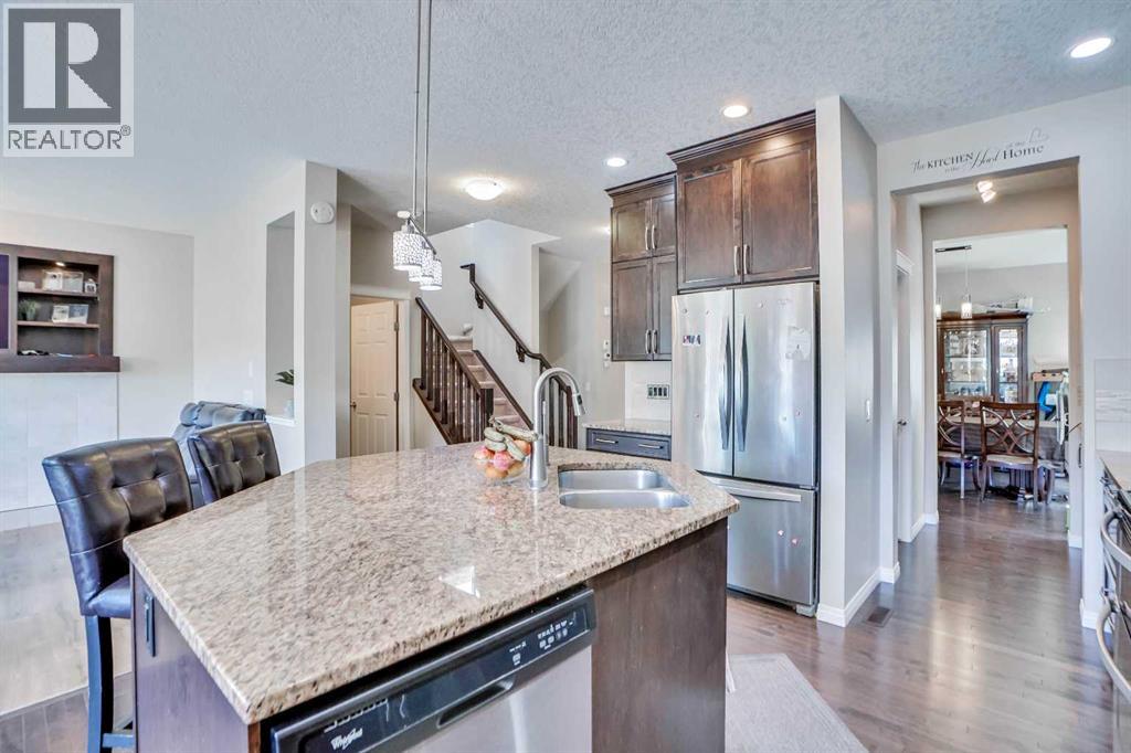 Photo 14 of 19 Hillcrest Link Sw, Airdrie AB