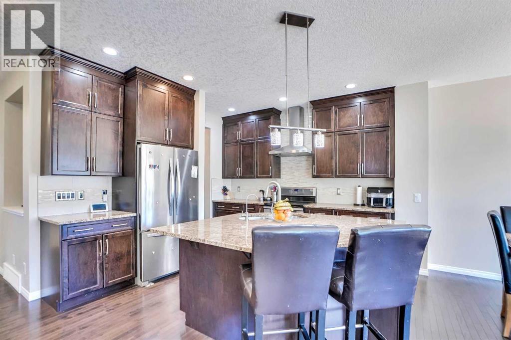 Photo 12 of 19 Hillcrest Link Sw, Airdrie AB