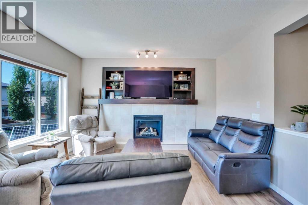 Photo 19 of 19 Hillcrest Link Sw, Airdrie AB