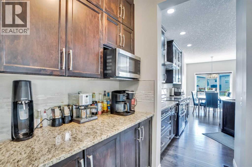 Photo 23 of 19 Hillcrest Link Sw, Airdrie AB