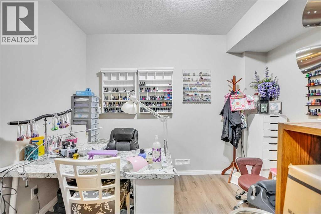 Photo 42 of 19 Hillcrest Link Sw, Airdrie AB