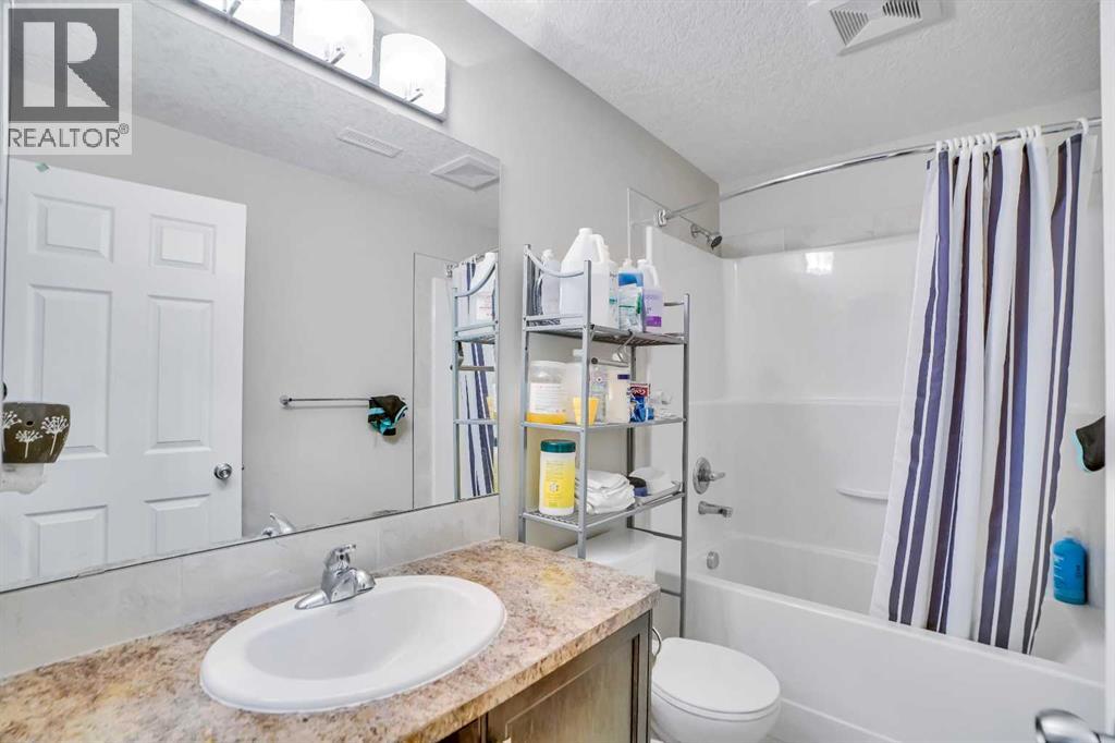 Photo 44 of 19 Hillcrest Link Sw, Airdrie AB