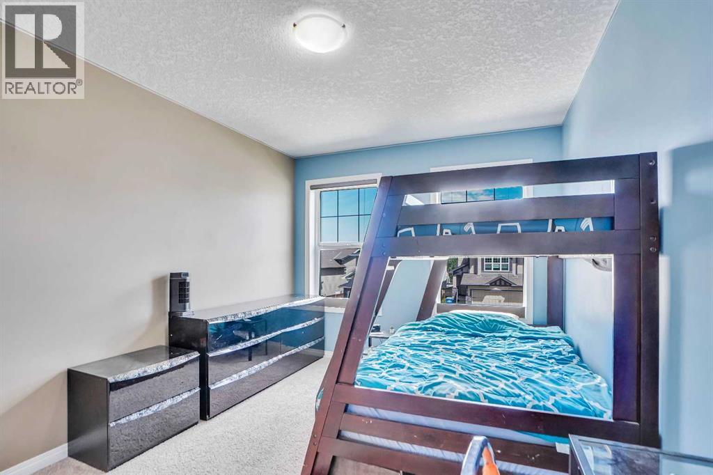 Photo 35 of 19 Hillcrest Link Sw, Airdrie AB