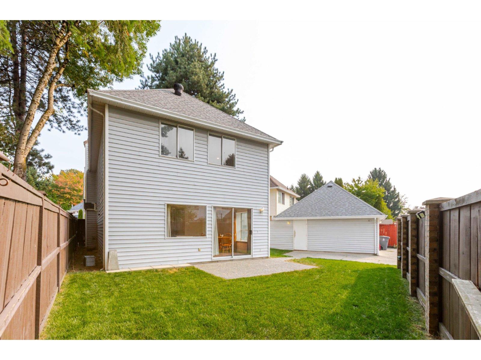 Photo 9 of 12842 72 B Avenue, Surrey BC