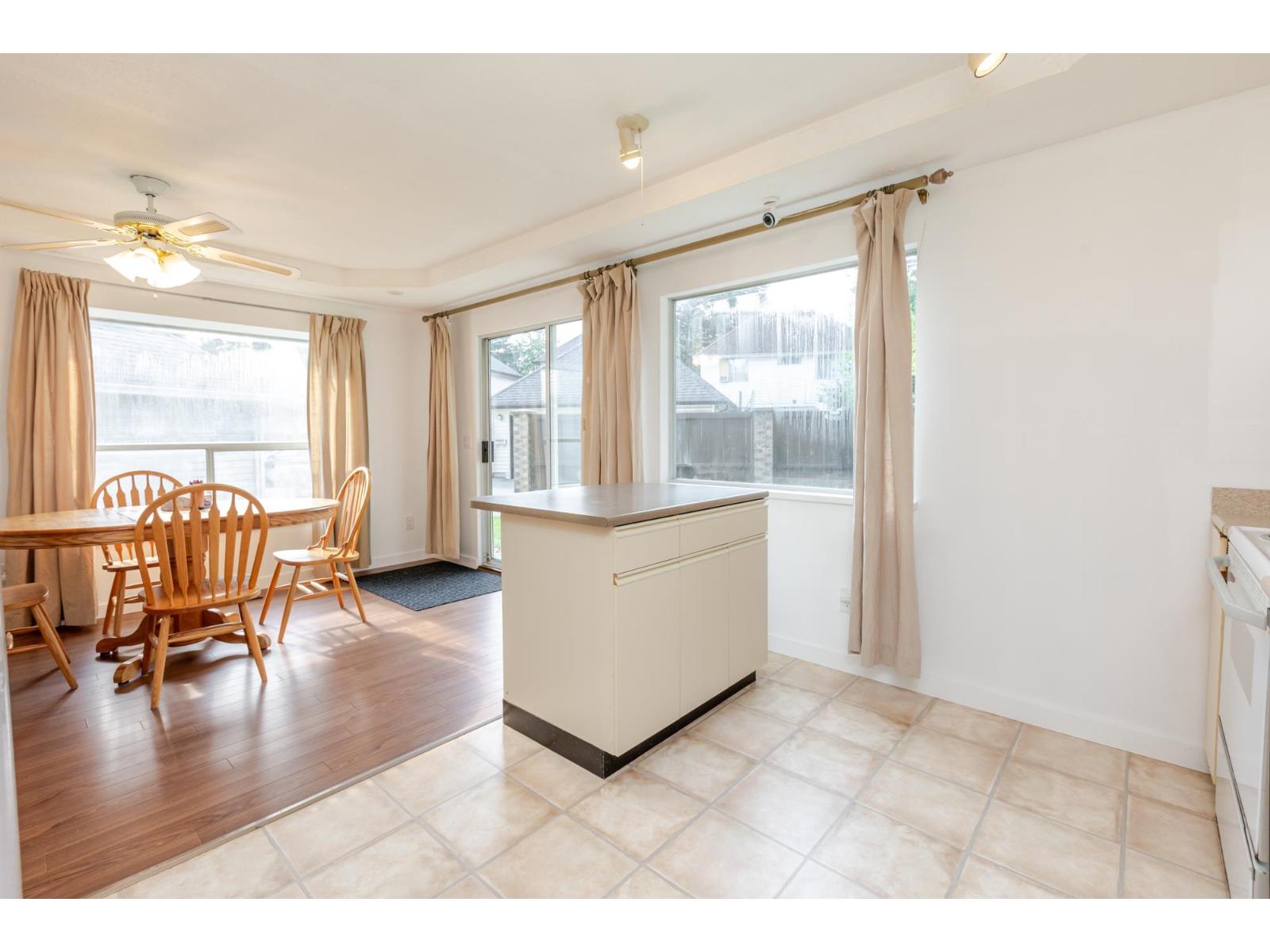 Photo 12 of 12842 72 B Avenue, Surrey BC