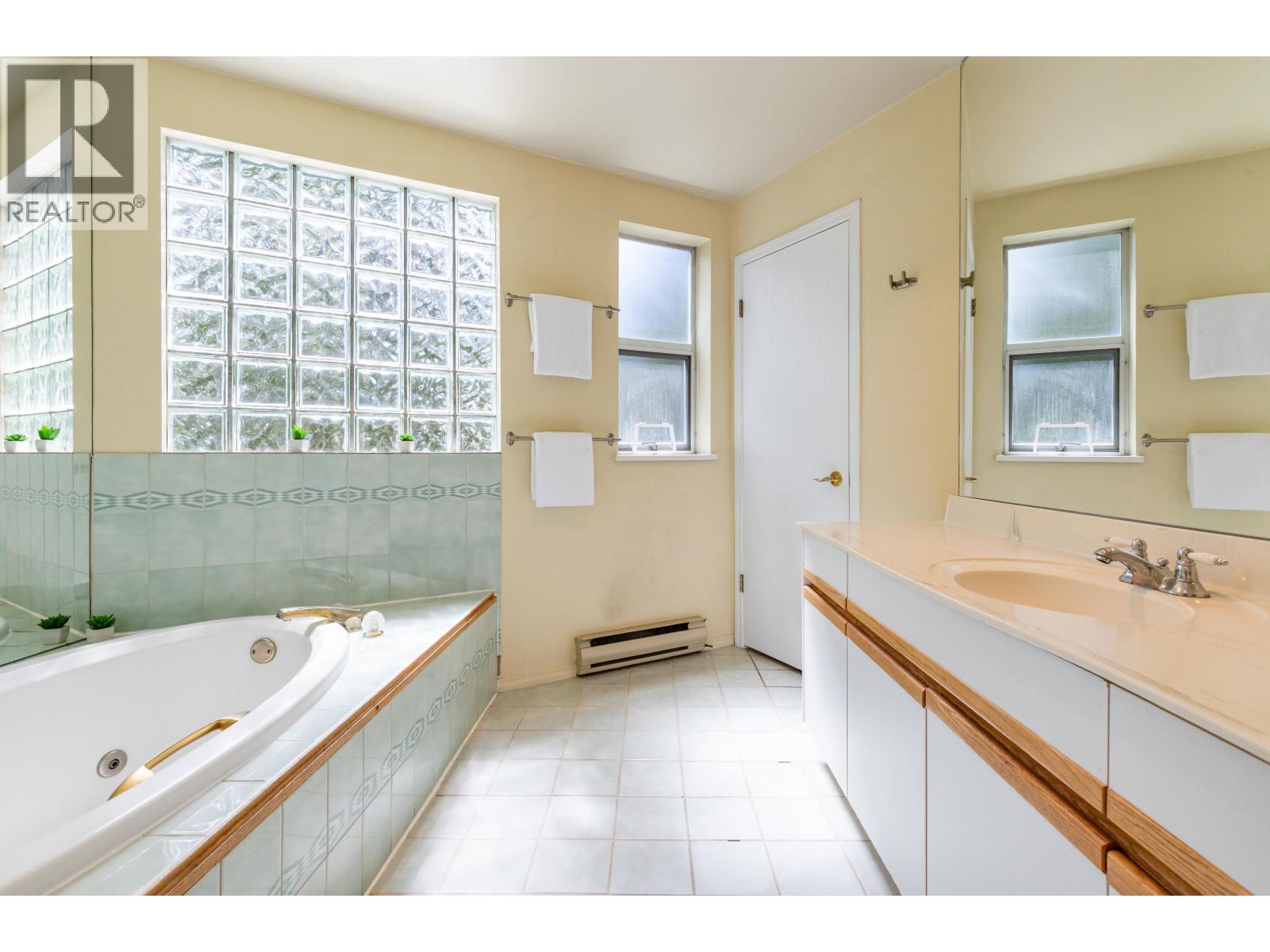 208 4865 PAINTED CLIFF ROAD, Whistler