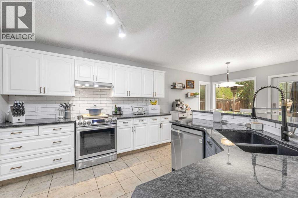 Photo 5 of 86 Tuscany Ridge View Nw, Calgary AB