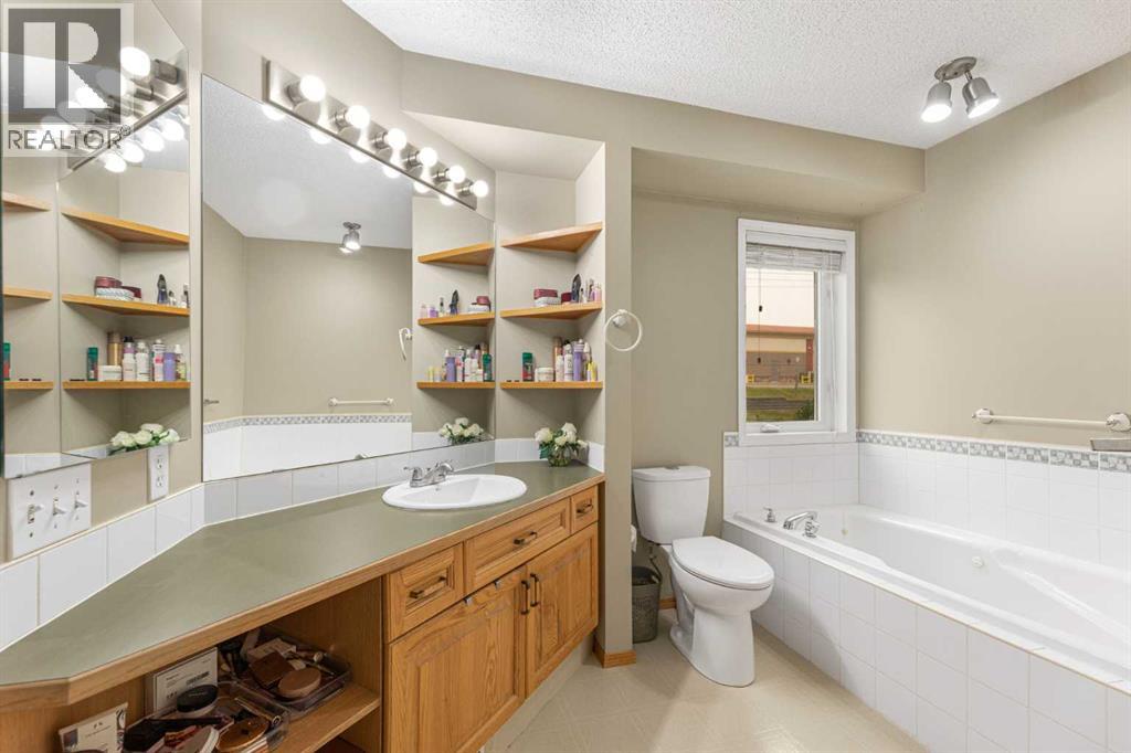 Photo 25 of 86 Tuscany Ridge View Nw, Calgary AB