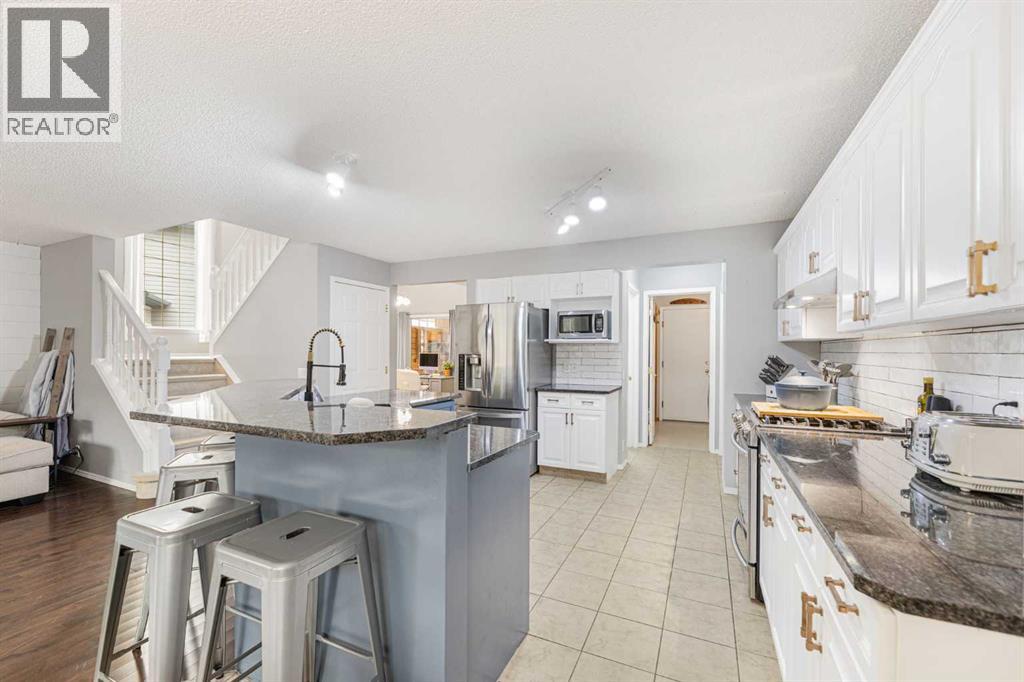 Photo 7 of 86 Tuscany Ridge View Nw, Calgary AB