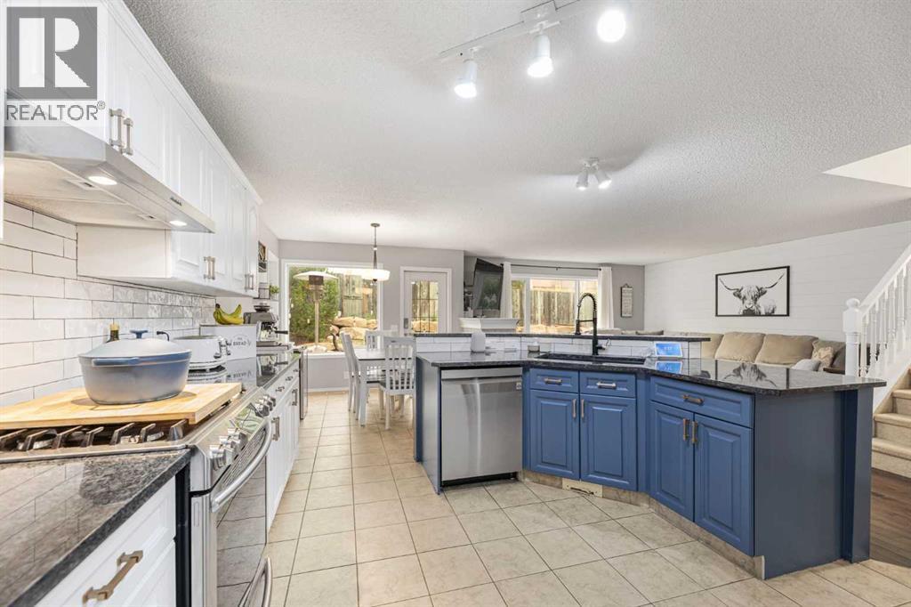 Photo 9 of 86 Tuscany Ridge View Nw, Calgary AB