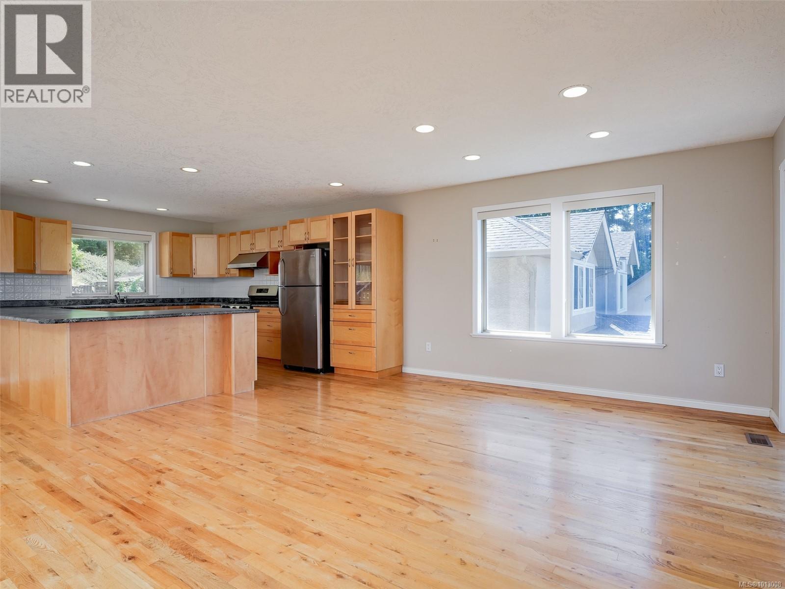  3581 Sun Vista, Langford
