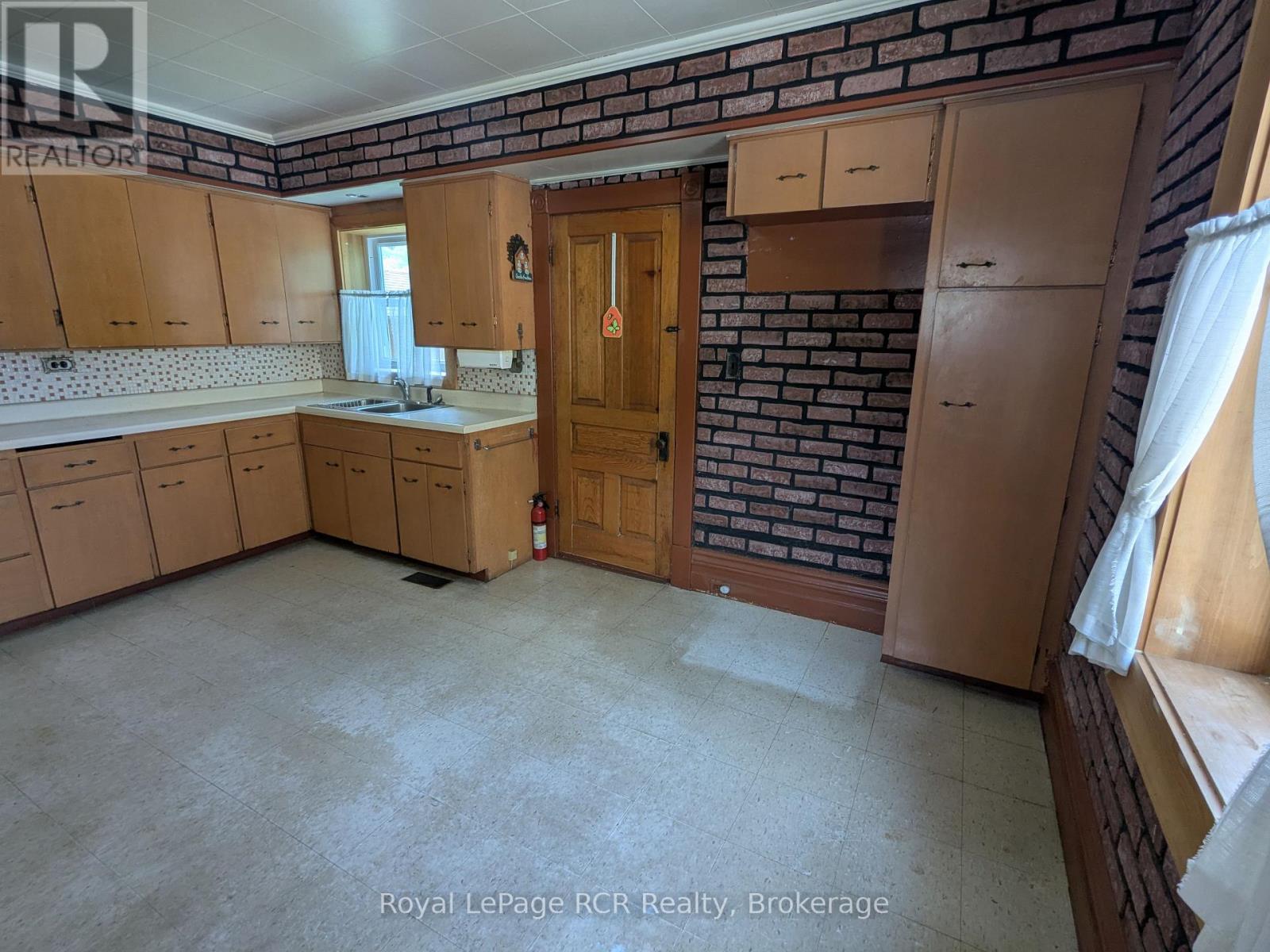 616 9TH AVENUE - 12