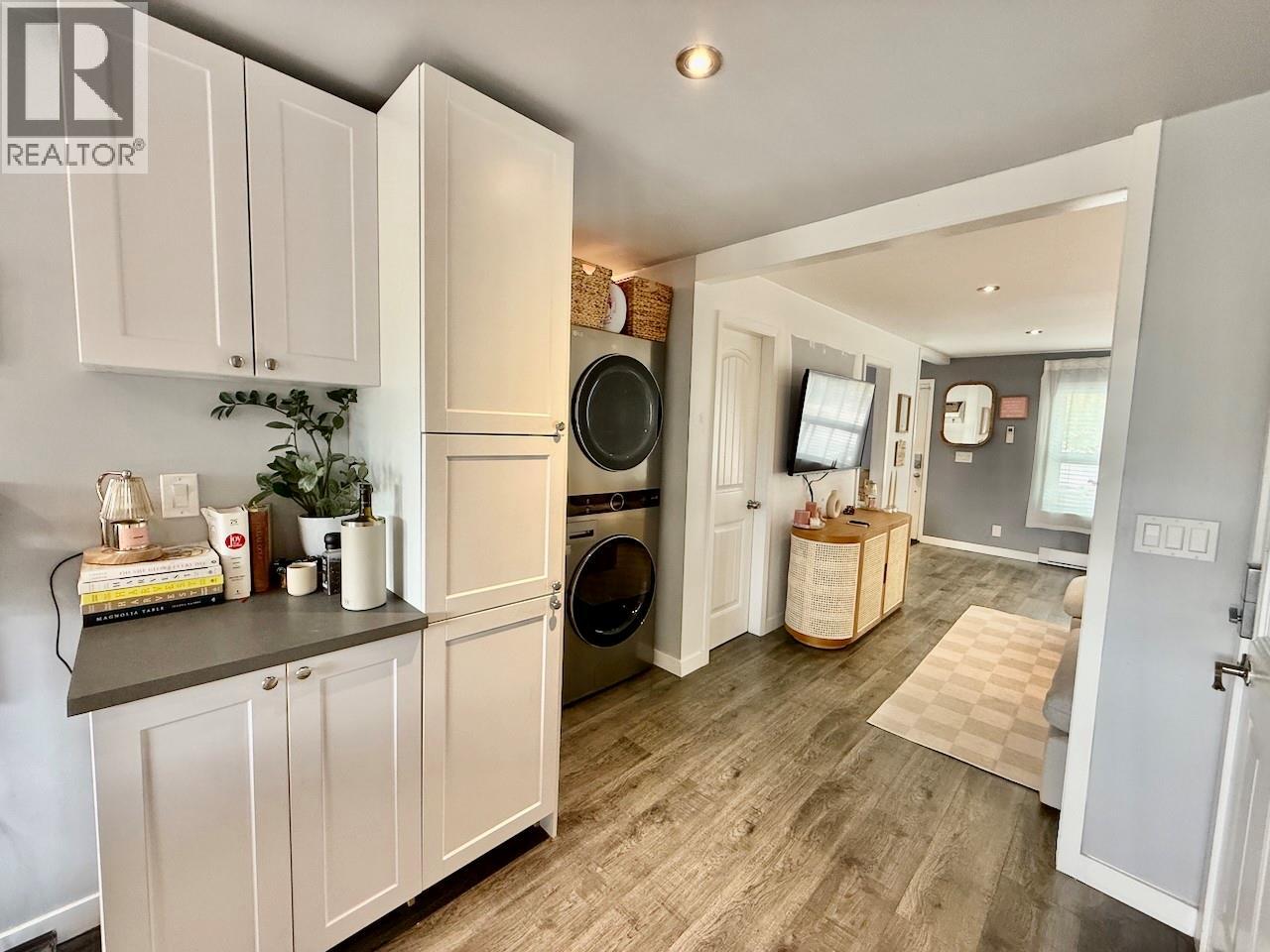 6513 HILLSIDE Street, Oliver