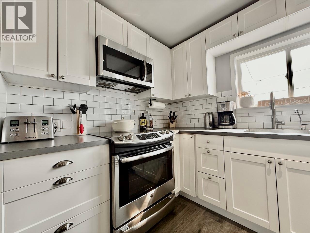 6513 HILLSIDE Street, Oliver
