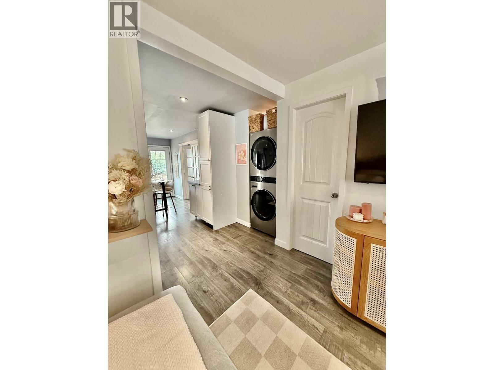 6513 HILLSIDE Street, Oliver