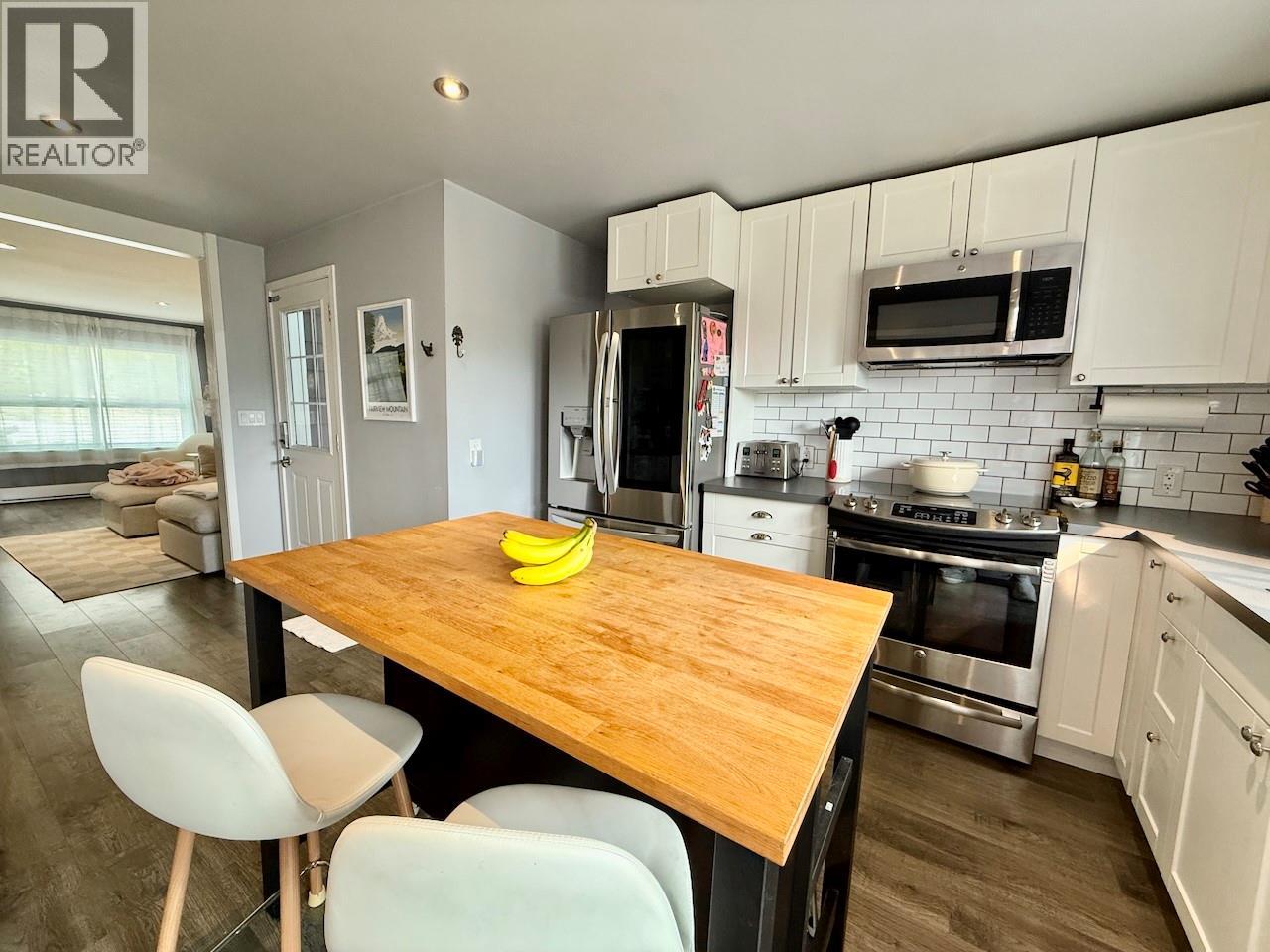 6513 HILLSIDE Street, Oliver