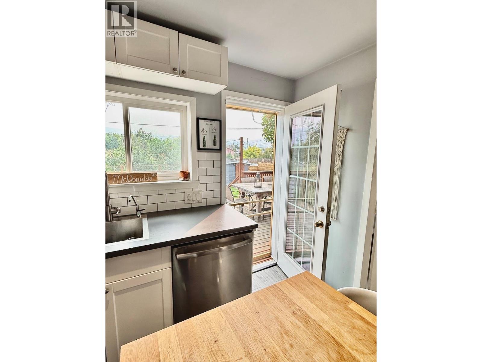 6513 HILLSIDE Street, Oliver