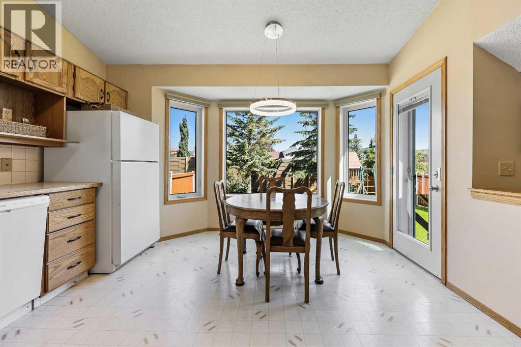 Single Family House for Sale in  Hawkmount Close NW Hawkwood Calgary 