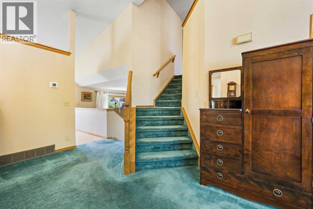 Single Family House for Sale in  Hawkmount Close NW Hawkwood Calgary 