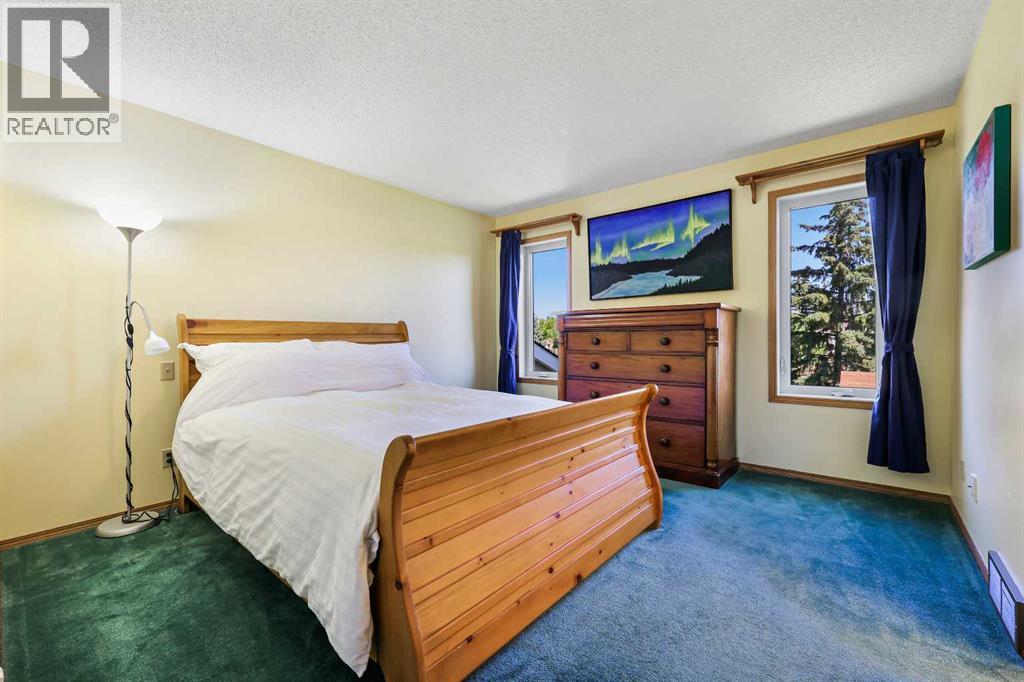 Single Family House for Sale in  Hawkmount Close NW Hawkwood Calgary 