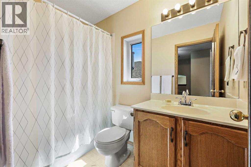Single Family House for Sale in  Hawkmount Close NW Hawkwood Calgary 