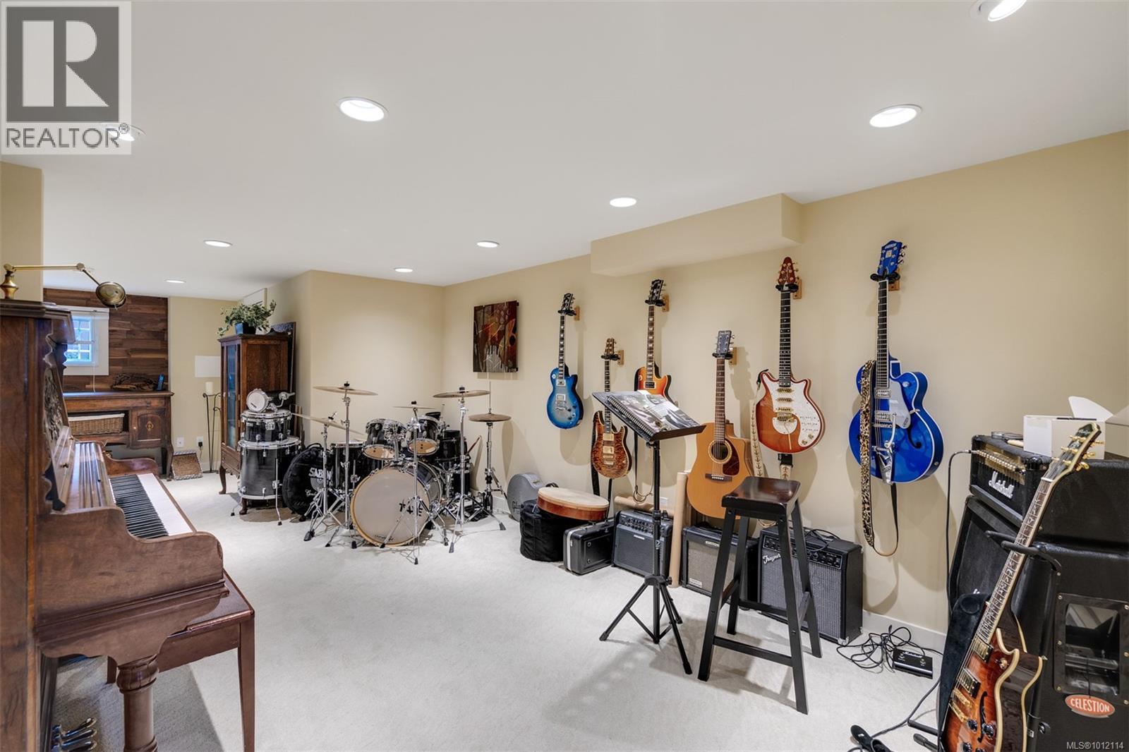  196 Homer Road, Saanich