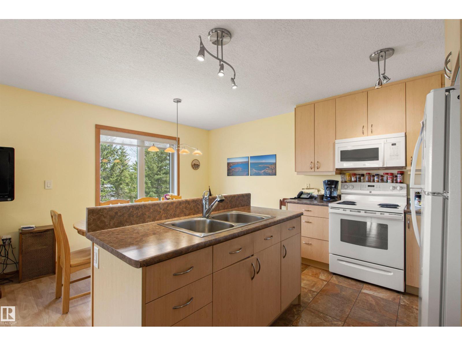 4 Sunshine Bay RD, Rural Parkland County