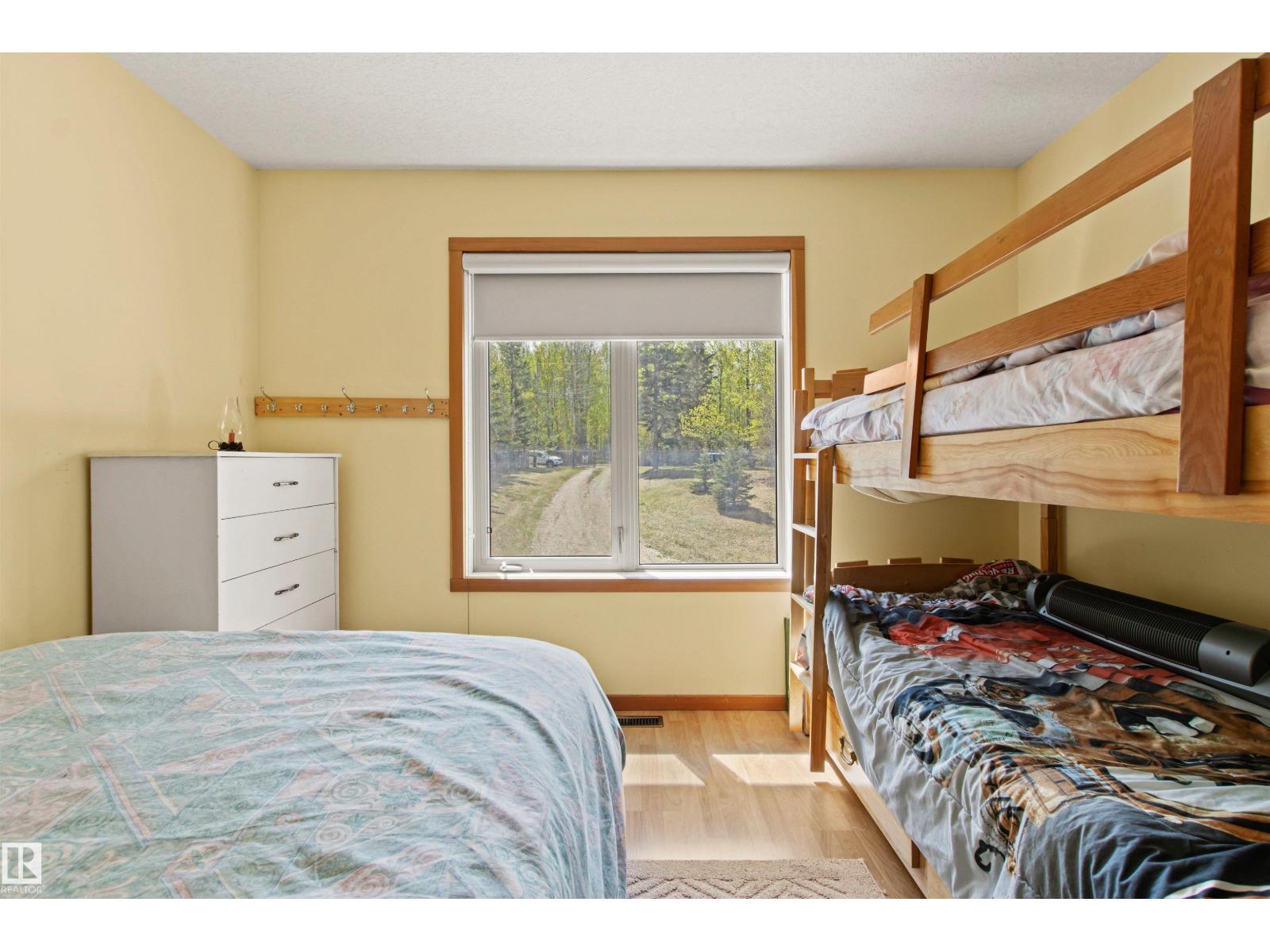 4 Sunshine Bay RD, Rural Parkland County