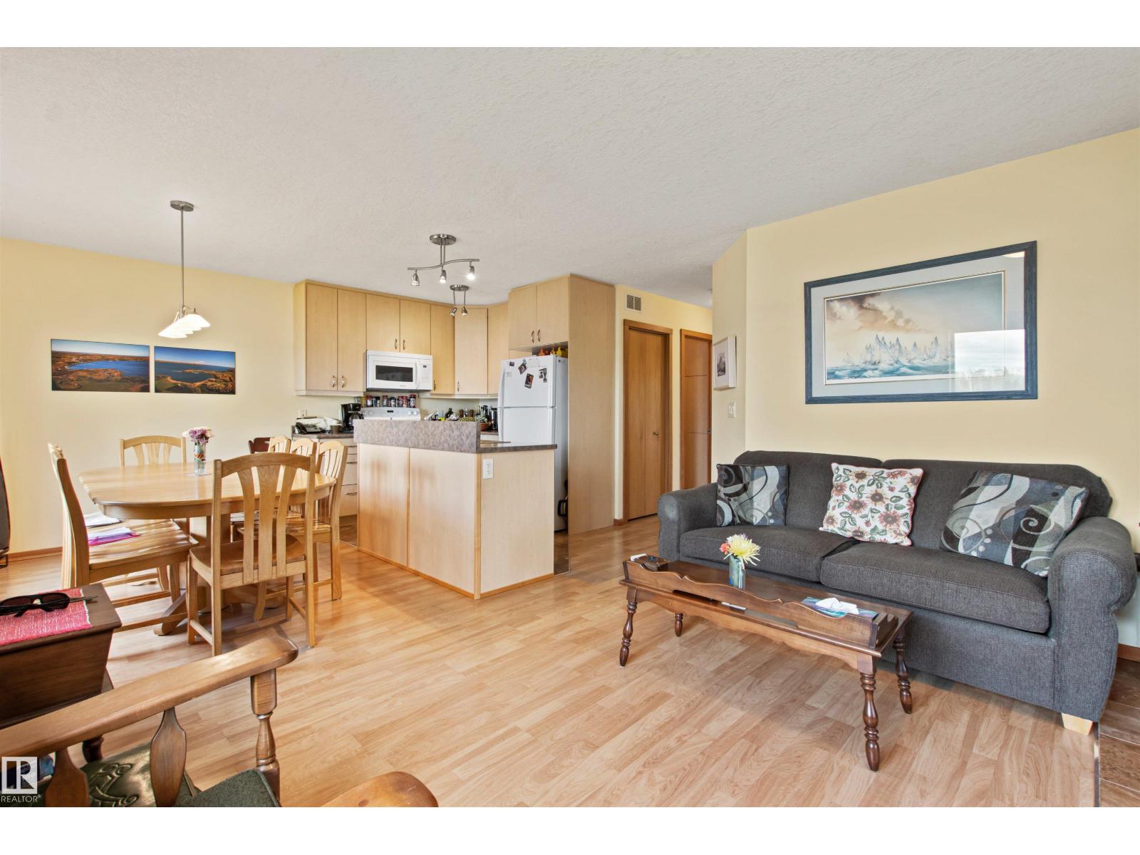 4 Sunshine Bay RD, Rural Parkland County