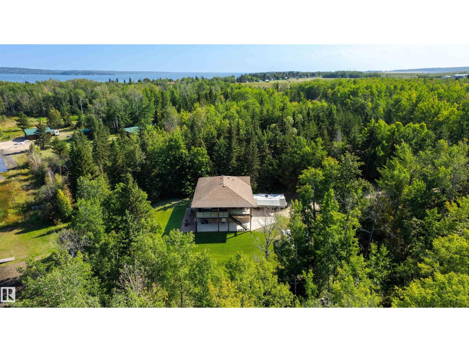 4 Sunshine Bay RD, Rural Parkland County