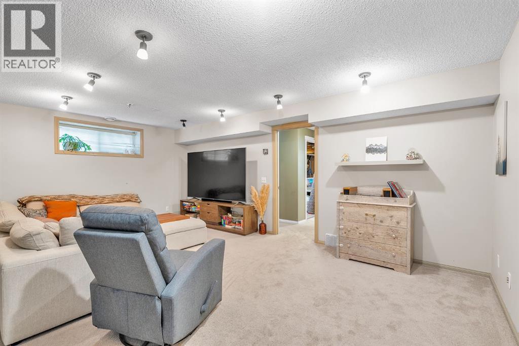 30 Sunset Heights, Cochrane