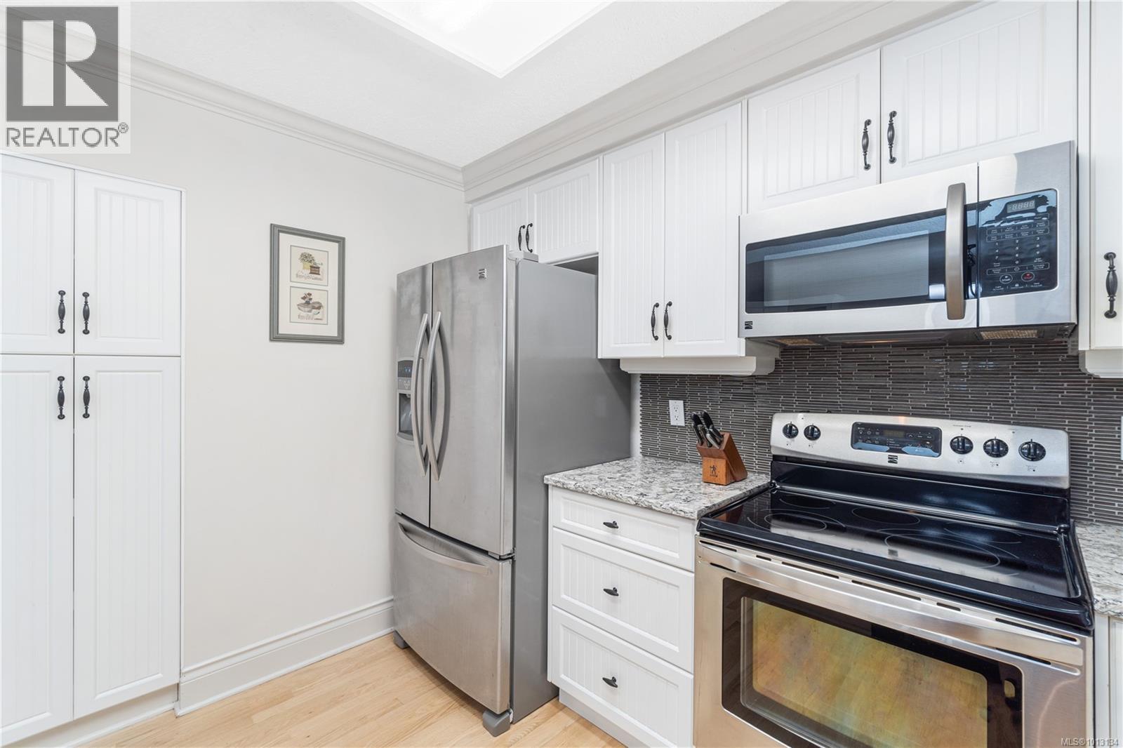 578 Wain Rd, Parksville