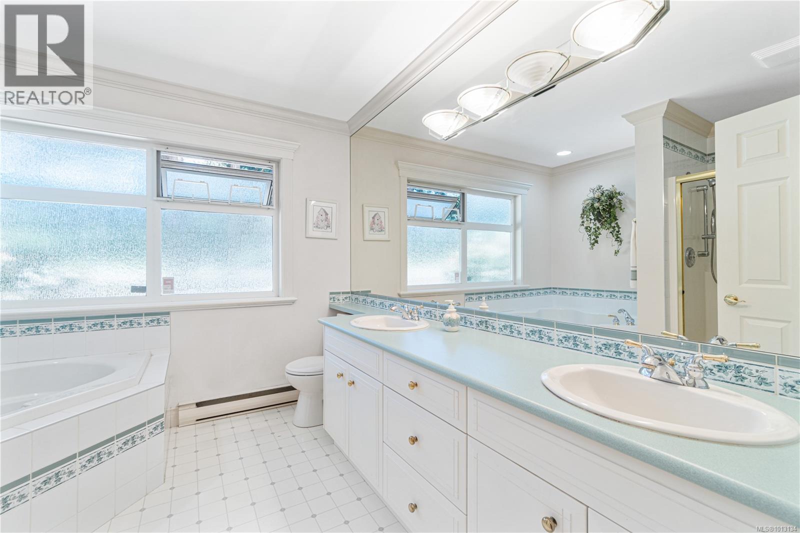 578 Wain Rd, Parksville