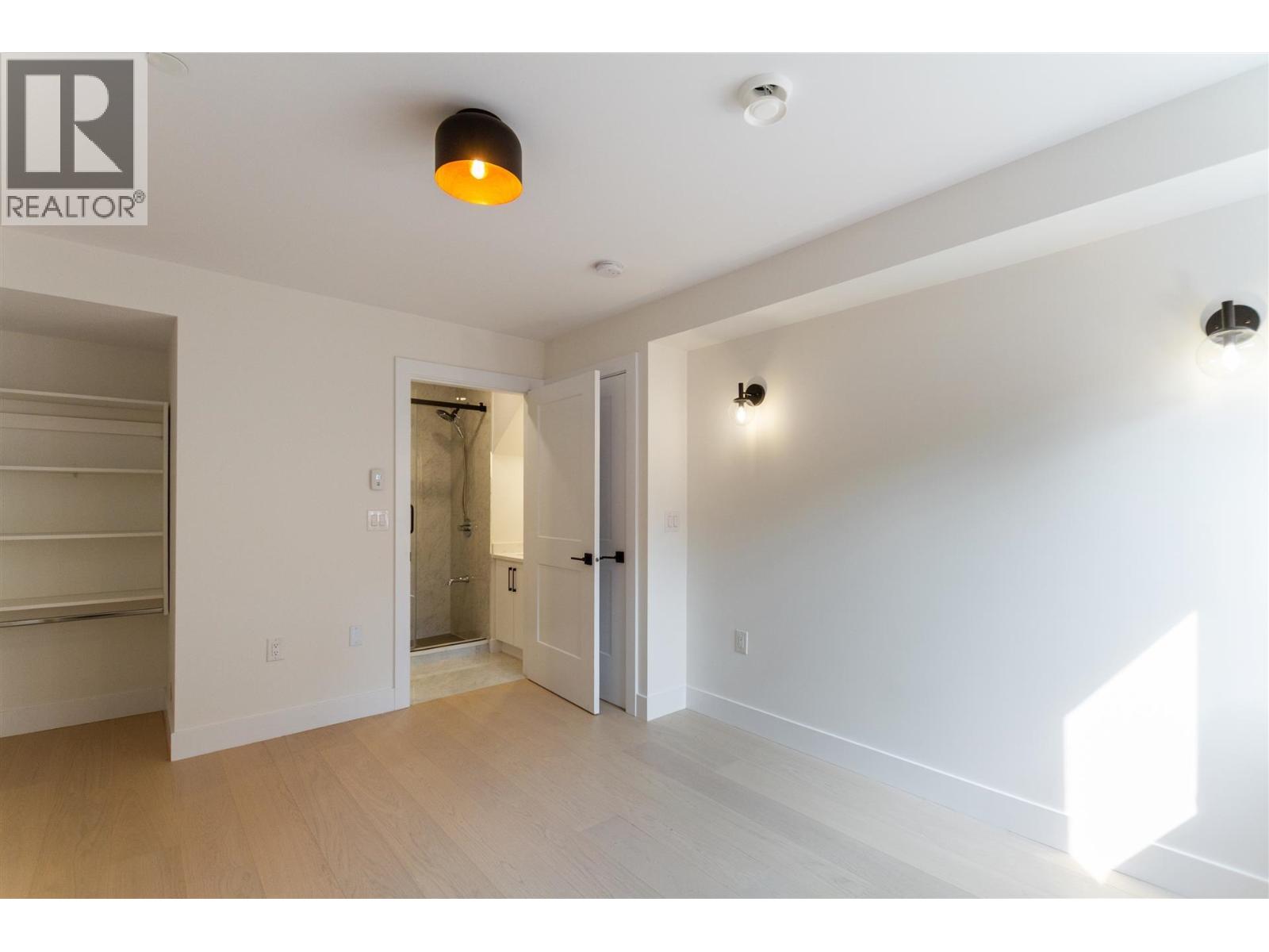 1926 WILLIAM STREET, Vancouver