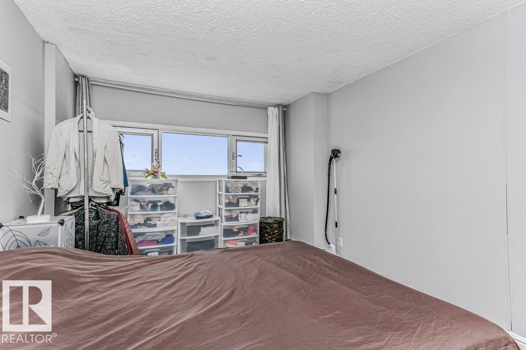 #143 8735 165 ST NW - 17