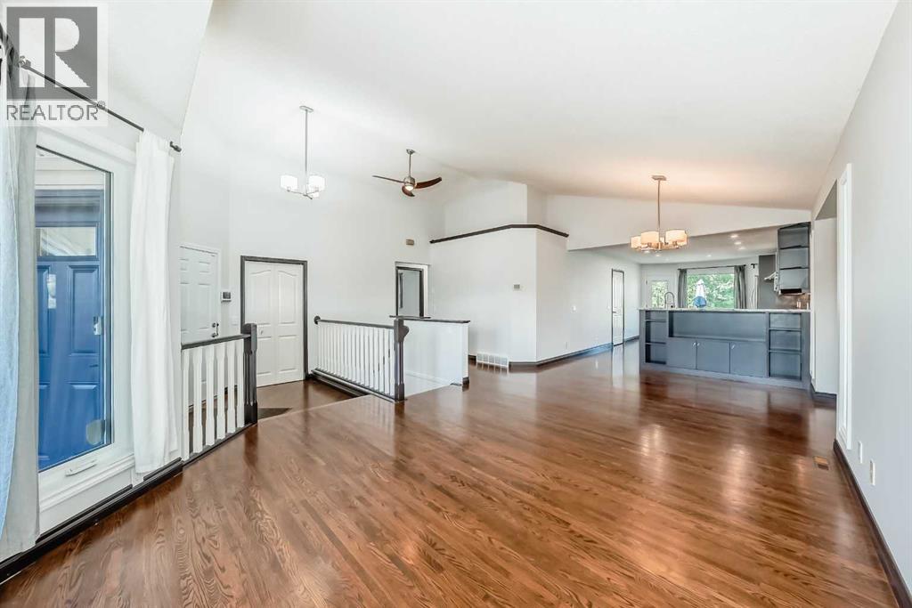 Single Family House Bungalow for Sale in  Douglas Shore Close SE Douglasdale/Glen Calgary 