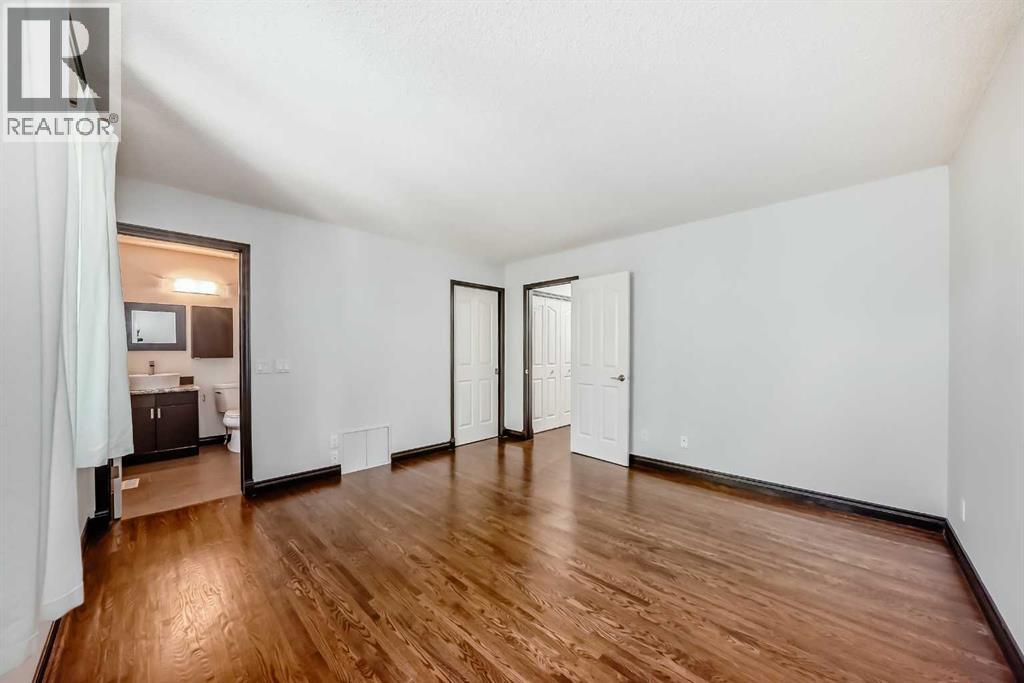 Single Family House Bungalow for Sale in  Douglas Shore Close SE Douglasdale/Glen Calgary 