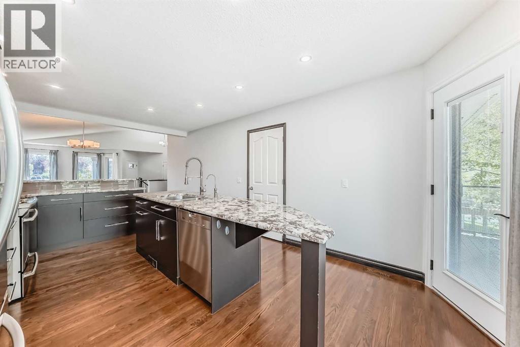 Single Family House Bungalow for Sale in  Douglas Shore Close SE Douglasdale/Glen Calgary 