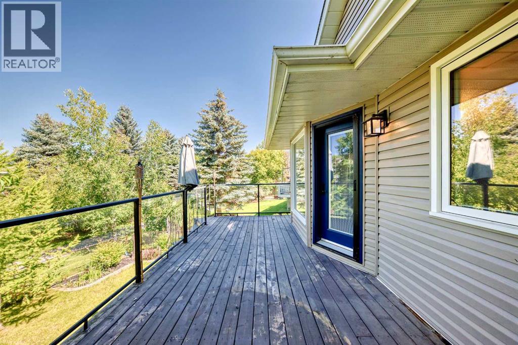Single Family House Bungalow for Sale in  Douglas Shore Close SE Douglasdale/Glen Calgary 