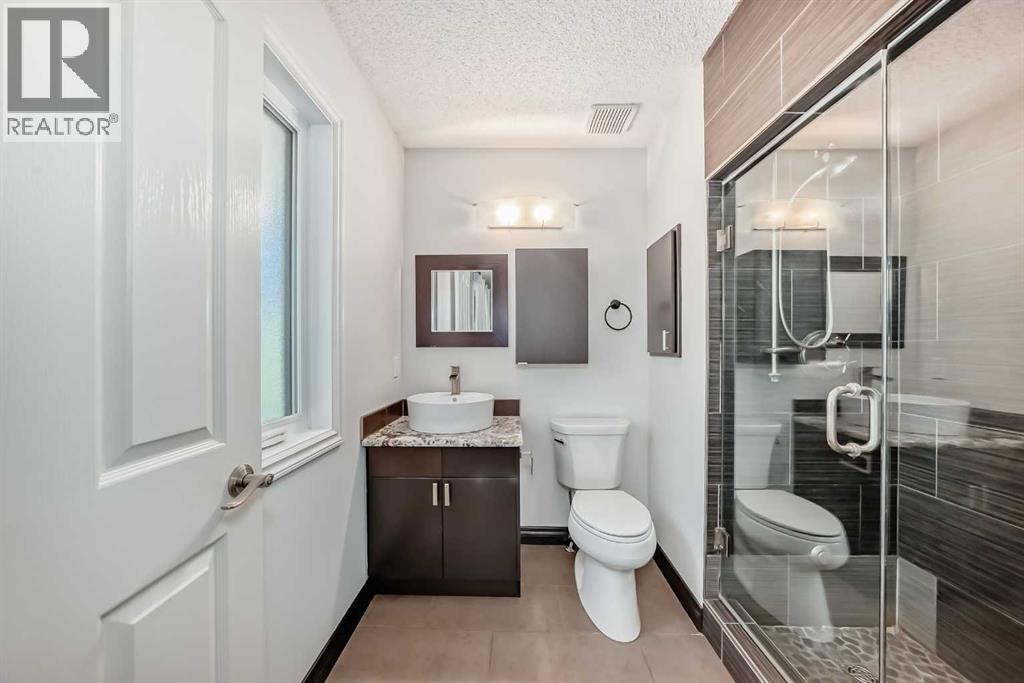 Single Family House Bungalow for Sale in  Douglas Shore Close SE Douglasdale/Glen Calgary 